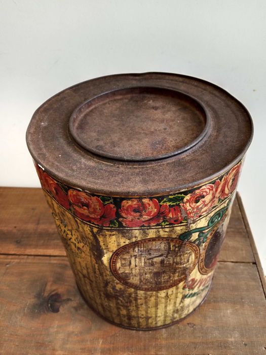 Lata Armazém de Chá, Café e Papelaria 
Oliveira & Gil, Succ.rs - Porto