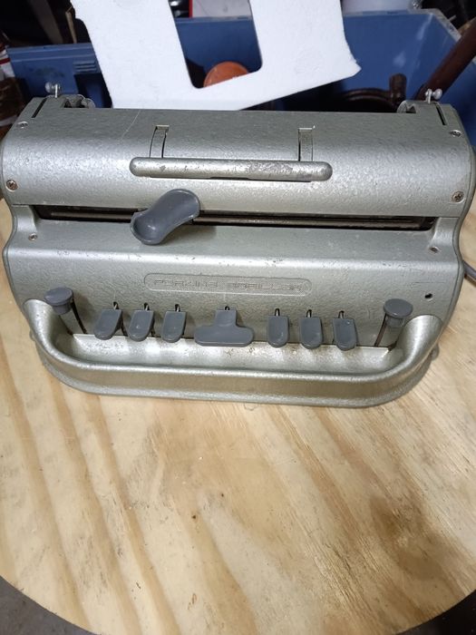 Máquina  de escrever Braille