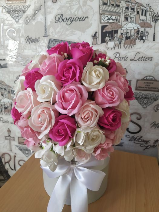 Мыльные розы и гортензия