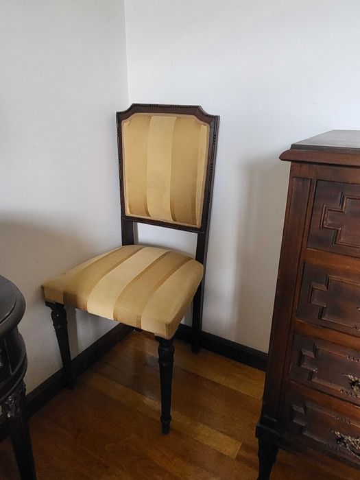 Armário em madeira