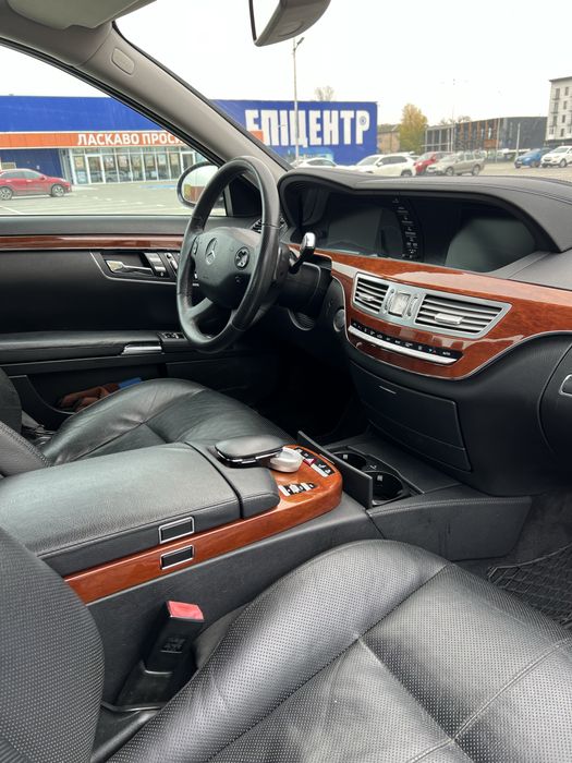 Дизельний w221 Mercedes-Benz 2008 року