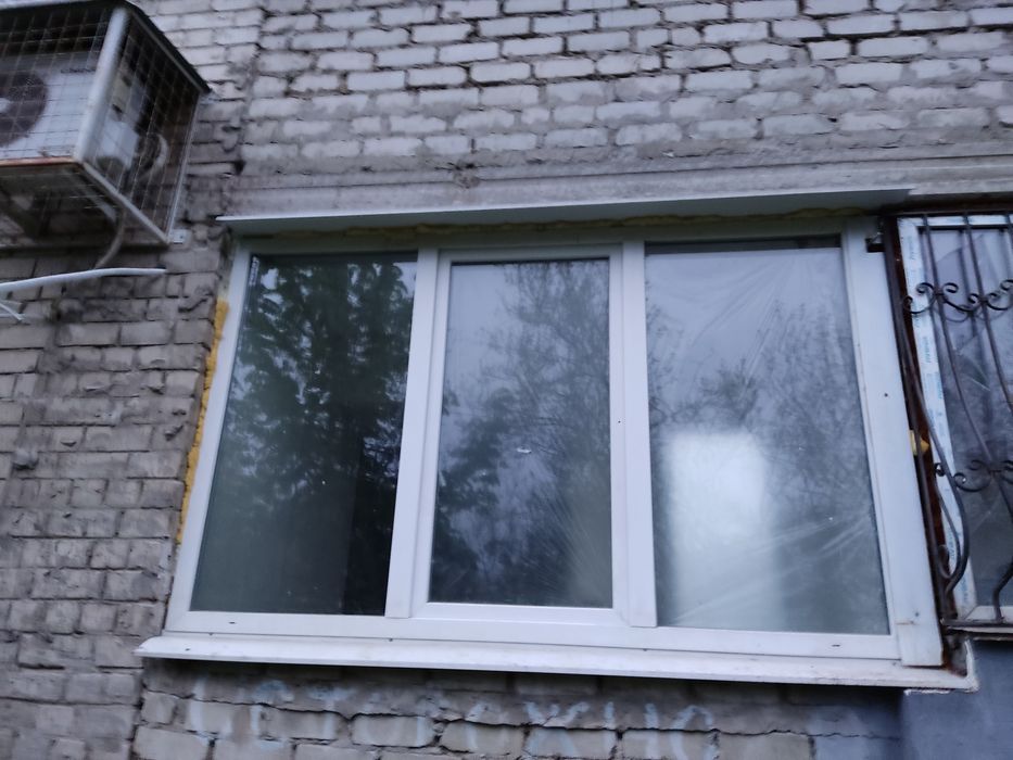 Продам VEKA балконную раму + стеклопакет