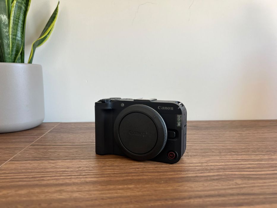 Canon R50V + Lente RF 14-30mm Negociavel