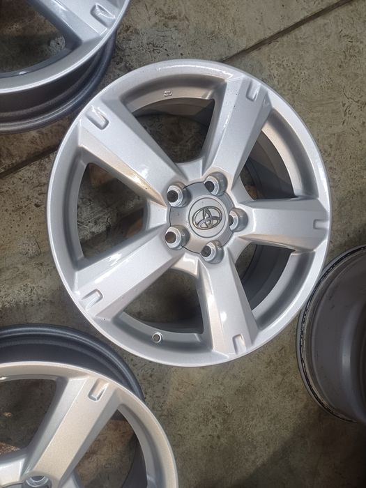 Felgi aluminiowe 5x114,3x17  et45  7,j  toyota oryginał