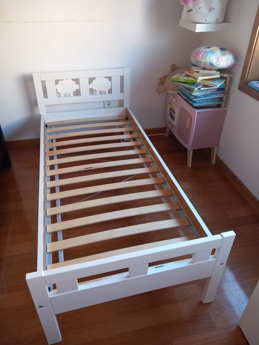 Estrutura cama com estrado ripas + colchão