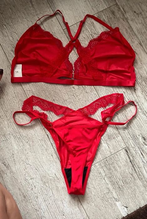Super czerwony komplet bielizny roz XL