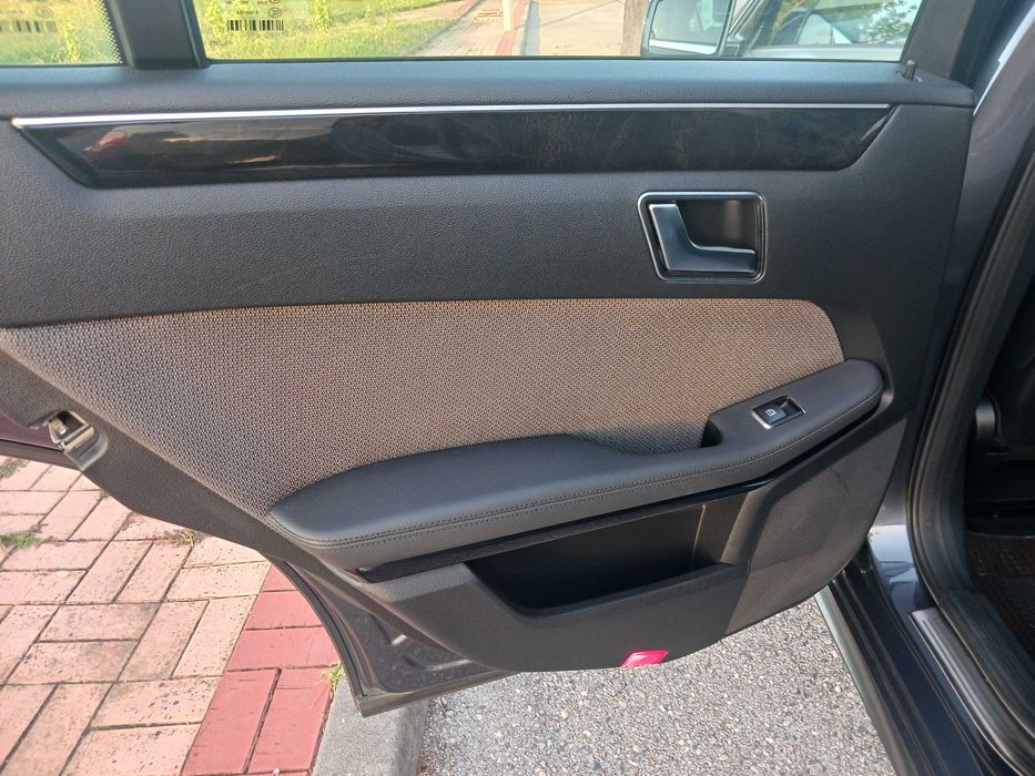 Mercedes E300 Bluetec Hybrid