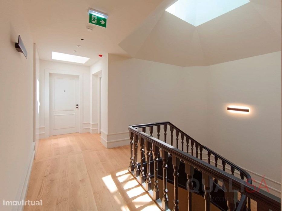 Apartamento T0+1 novo com varanda, equipado e mobilado, localizado ...