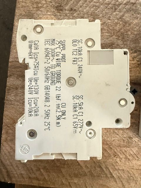 Schneider B 2 A C60 Multi 9 wyłącznik nadprądowym - 12 sztuk komplet