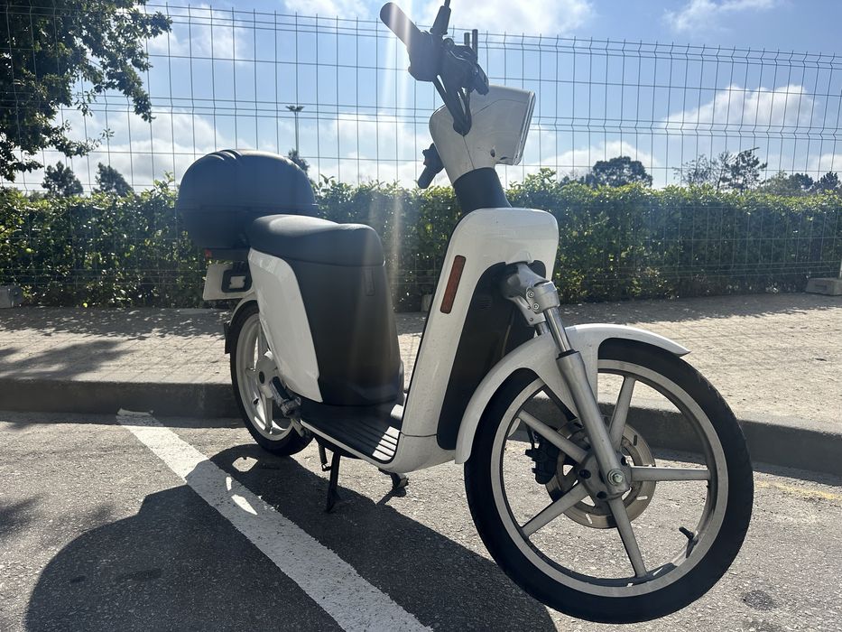 Askoll ES eletrica Motociclo equivalente 125cc