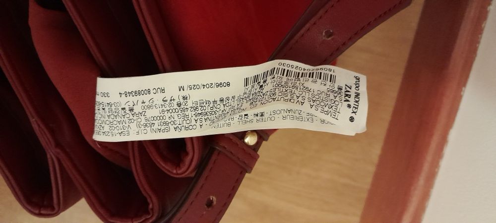 Carteira Zara, cor vermelha