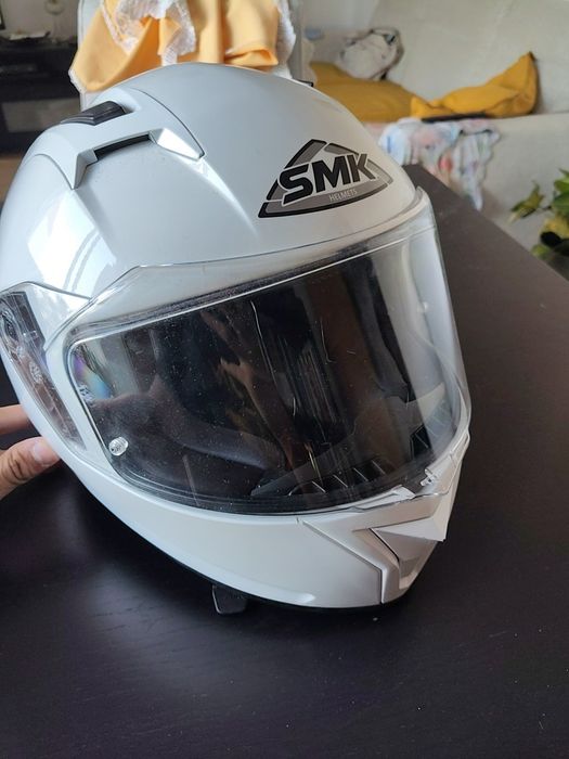 Capacete SMK branco nunca foi usado sem riscos