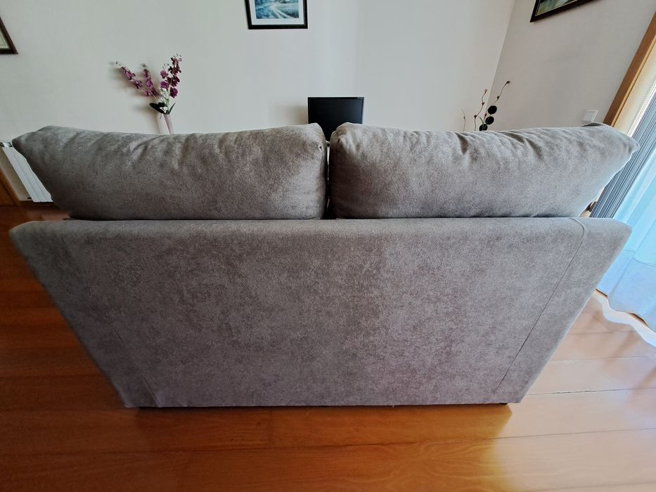 Sofá Cinzento de 2 Lugares