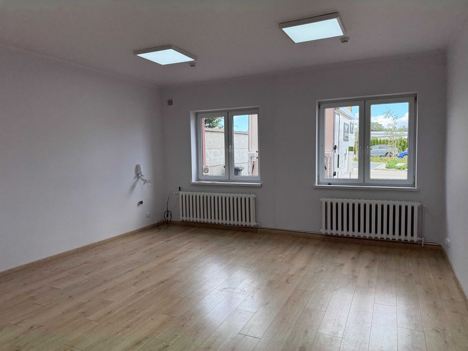 Wynajmę biuro składające się z dwóch pomieszczeń 30 m2 +14 m2