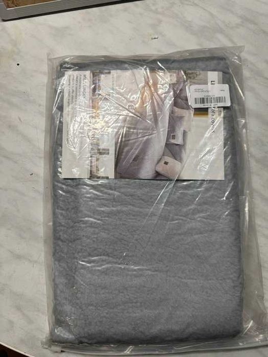 Aksamitna narzuta na sofę z antypoślizgowym spodem 90x70 cm