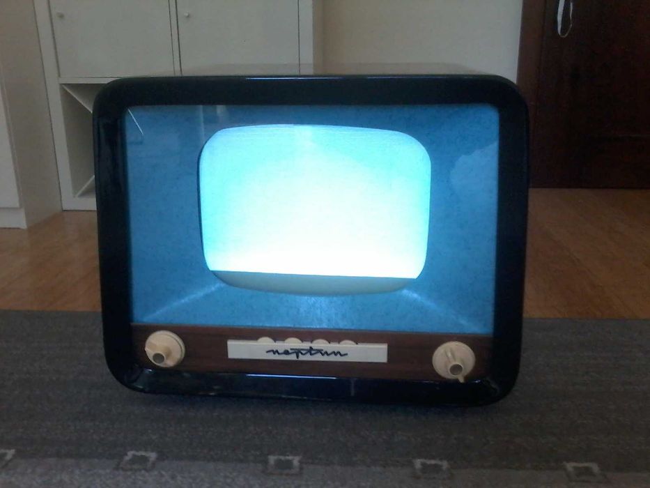 Zabytkowy telewizor neptun ot1401