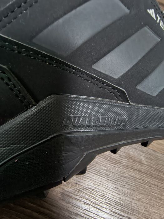 Кроссовки Adidas terrex
