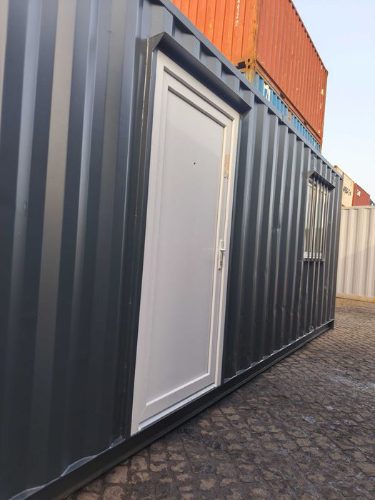 Contentor 20'' com Porta de homem e Janela PVC