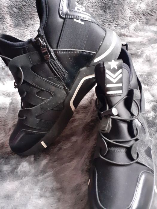 Nowe buty rozmiar 42 eleganckie i stylowe