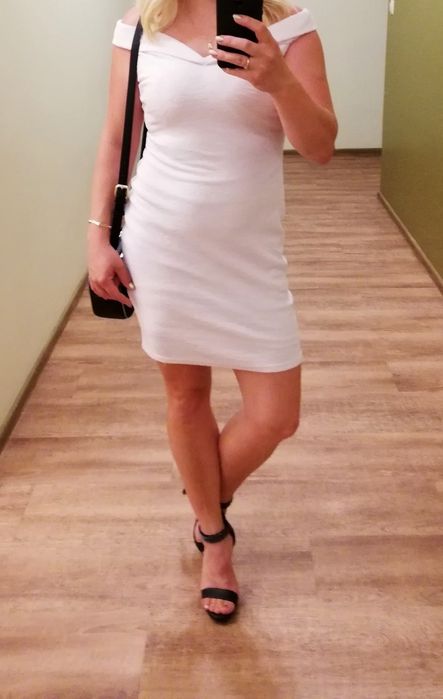 Sukienka GUESS pudrowy róż