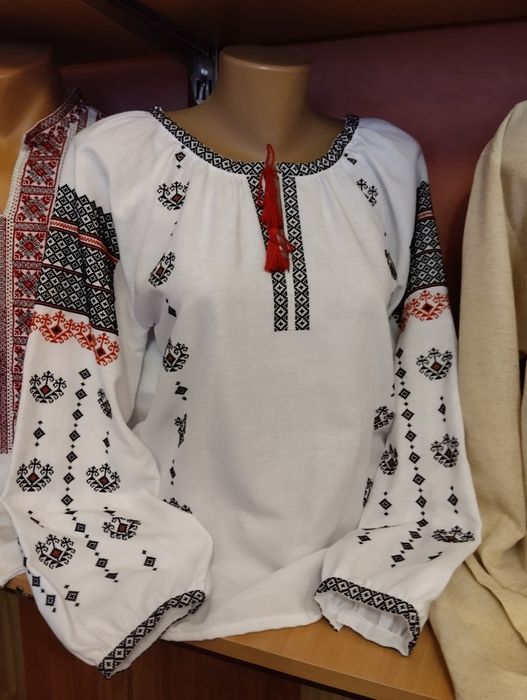 Вишиванки жіночі