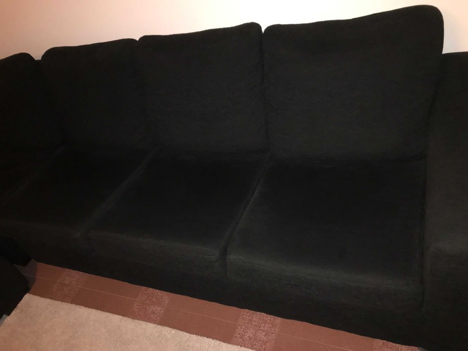Sofá Preto com Chaise Longue