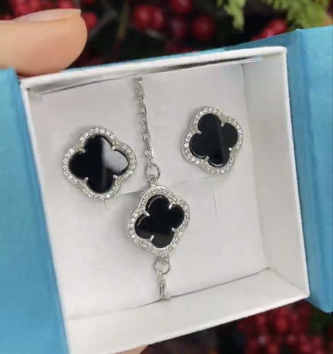 Срібні сережки пусети Ван Клиф Van Cleef з оніксом 925 проби Ван Клиф