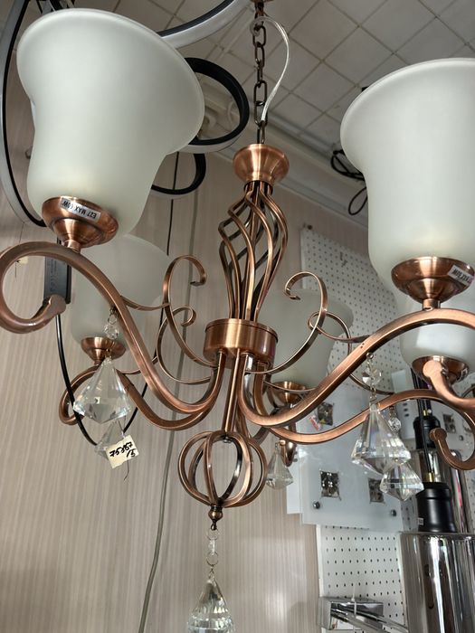 Класична люстра на пять плафонів