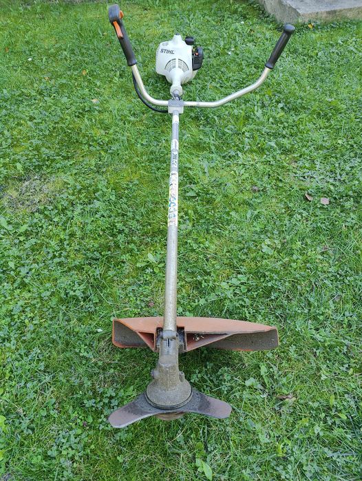 Kosa spalinowa STIHL TRÓJZĄB + Uprząż