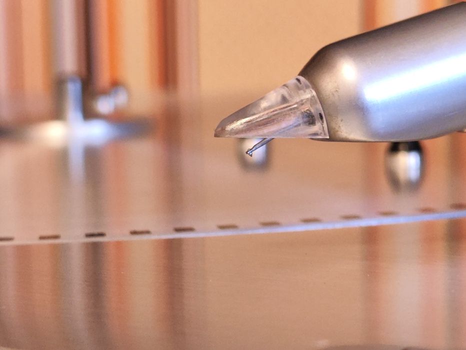 Beogram 1200 проигрыватель пластинок Bang & Olufsen, видео работы