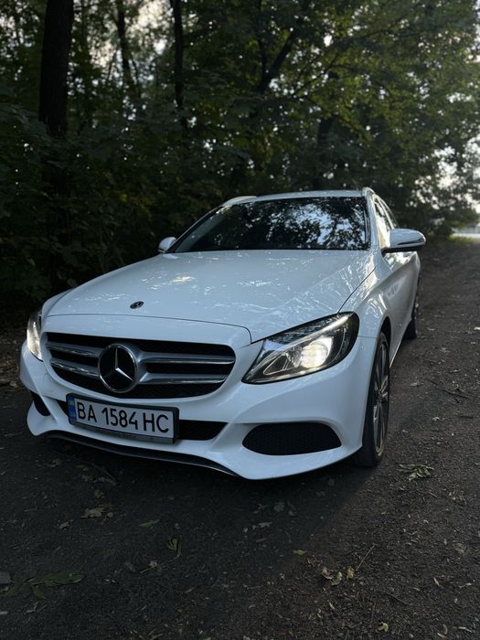 Mercedes-Benz C 220d 2018 • 2.2 Diesel