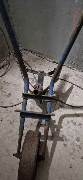 Ручной окучиватель