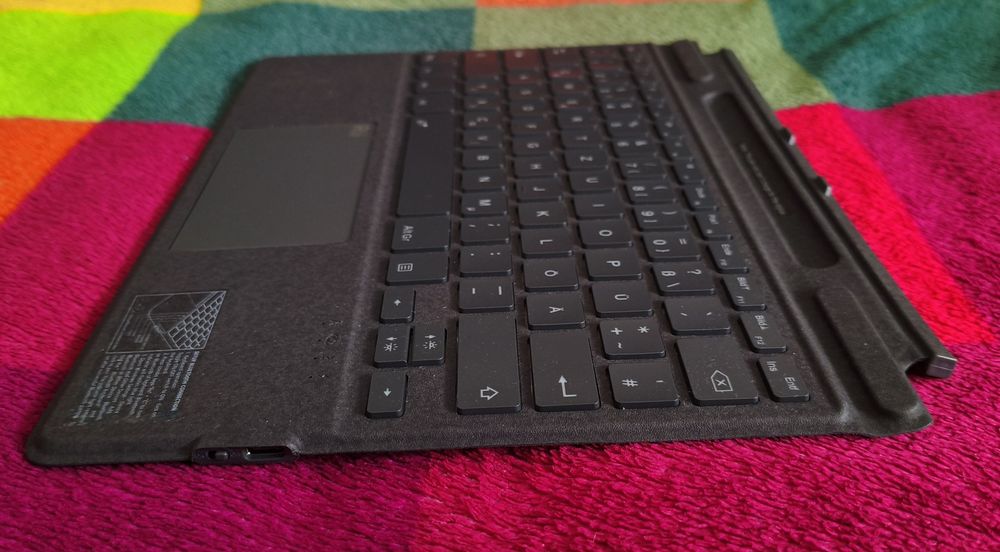 Rii SF108 Teclado Sem Fio Bluetooth Magnético para Microsoft Surface Pro Signature, (Surface Pro 8/9/X) - novo nunca usado