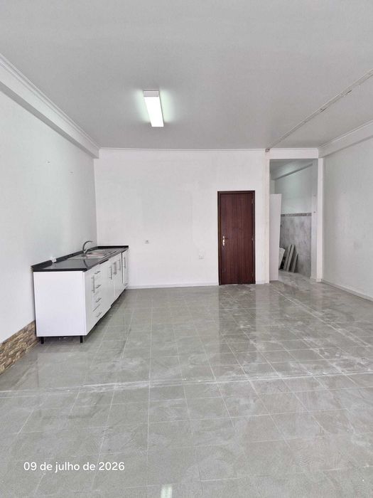 Apartamento t2 à venda na Rua Vaz Monteiro