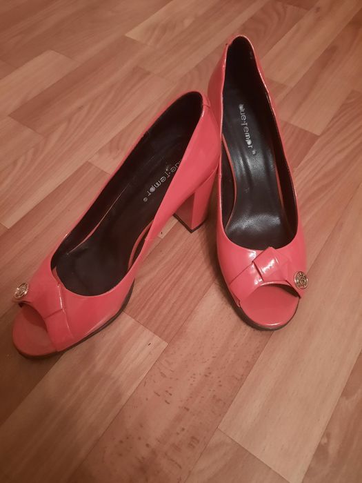 Жіночі туфлі з відкритим носком, 37 розмір