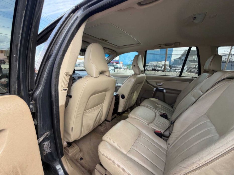 Volvo XC90      2014