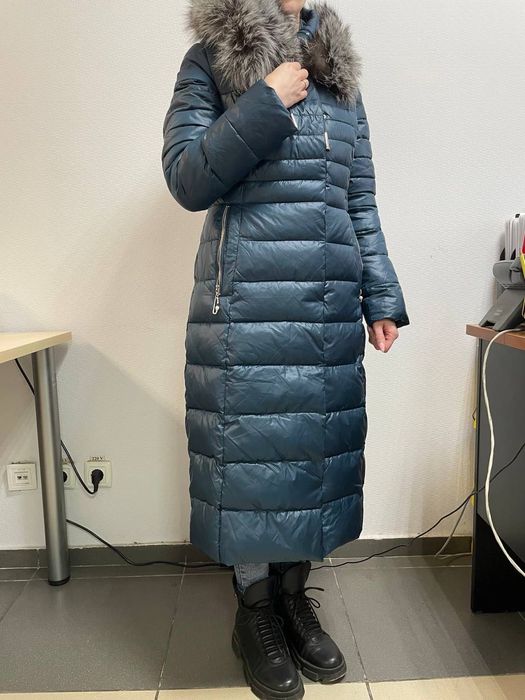 Зимовий пуховик жіночий