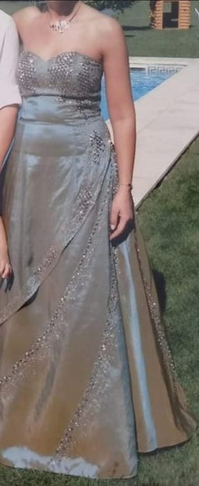 Elegante vestido de cerimónia