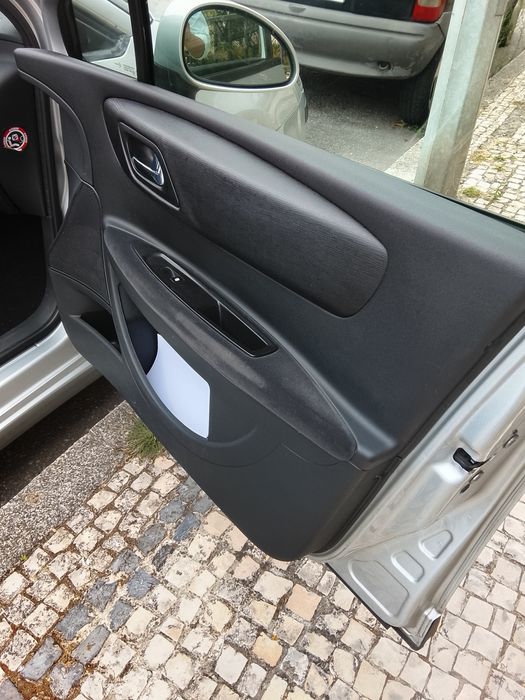 Citroën C4 1.4 .