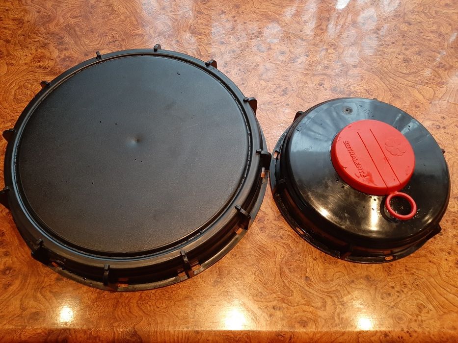 Zbiornik 1000 l. Mauzer. Nakretki