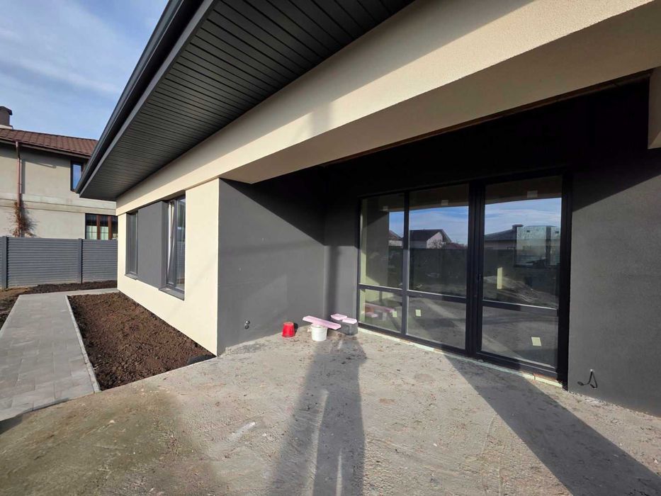 Тарасівка вул Павлюченка будинок 120м.кв. 5 соток землі