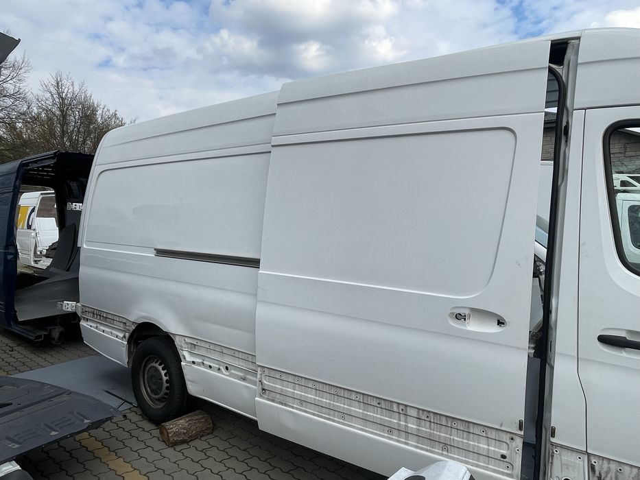 Бочина бік правий Mercedes Sprinter W907 LONG