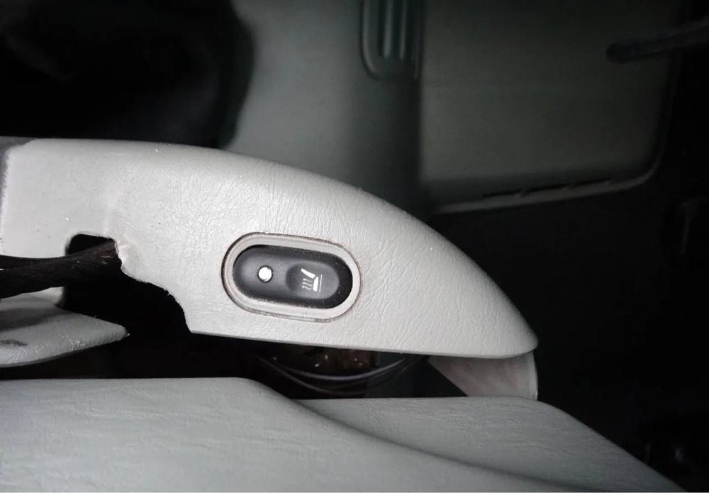 Renault Trafic 2.0 d 2008 року.