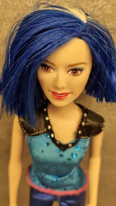 Lalka Barbie Zia z keyboard'em, rockowa księżniczka