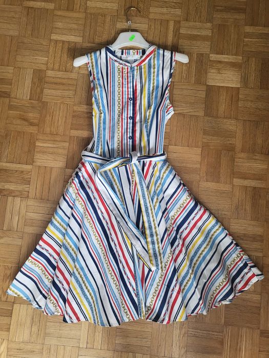 Sukienka w kolorowe paski
