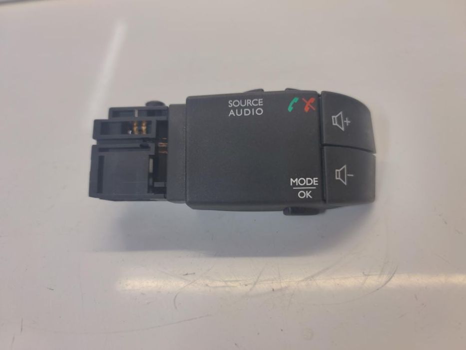 Comando Rádio Source Renault Clio 4 IV para venda