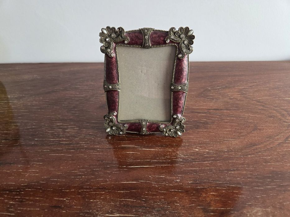 Moldura de mesa vintage em metal