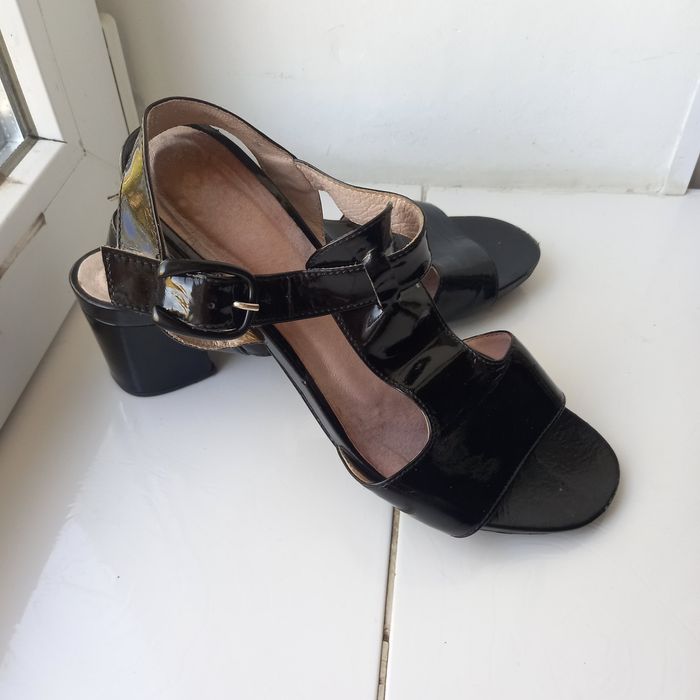 Продам босоножки, размер 38