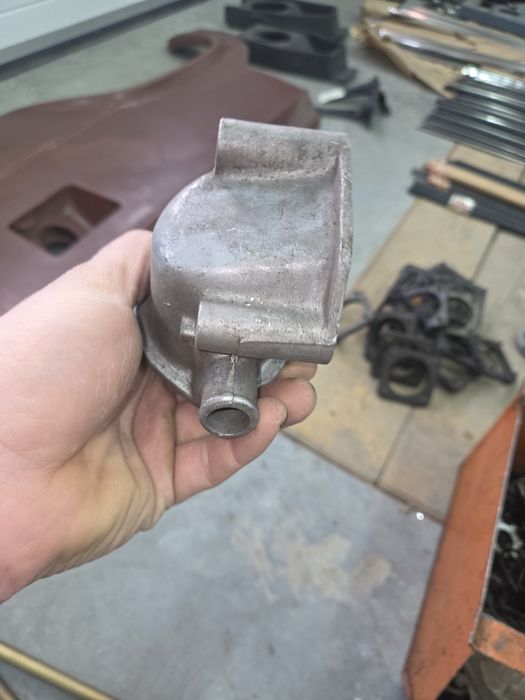 Obudowa termostatu fiat 125p