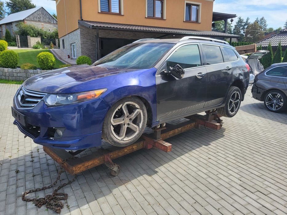 Honda Accord VIII 2.0 benzyna na części lub w całości.